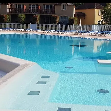 Résidence lac Mondésir piscine chauffée Monflanquin Extérieur photo